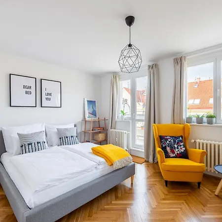 Bright Charming Apt With Terrace, Parking & Airco. Prague Exterior photo