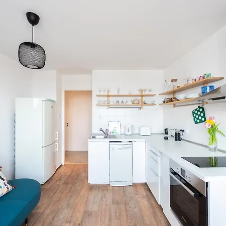 Bright Charming Apt With Terrace, Parking & Airco. Prague Exterior photo