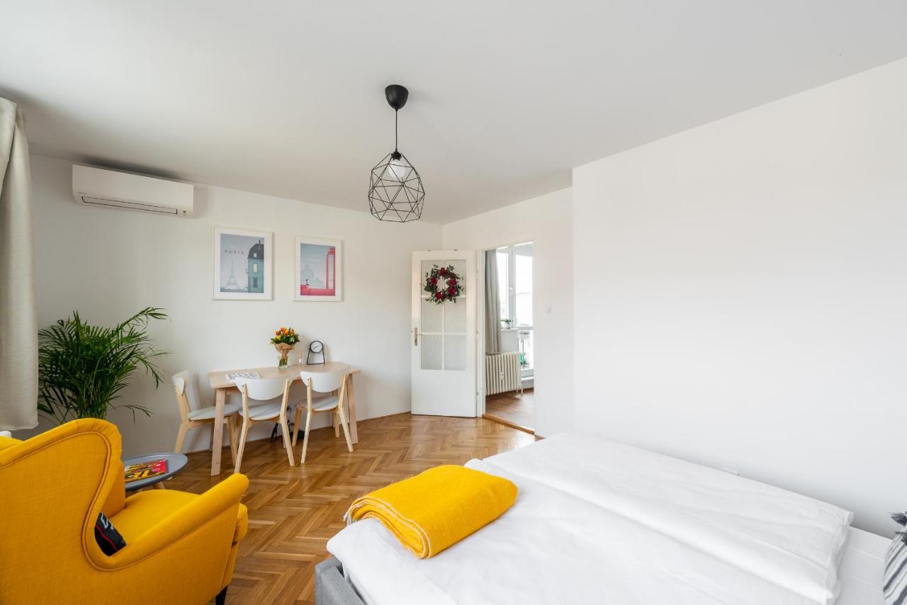 Apartmán Bright Charming With Terrace, Parking & Airco.