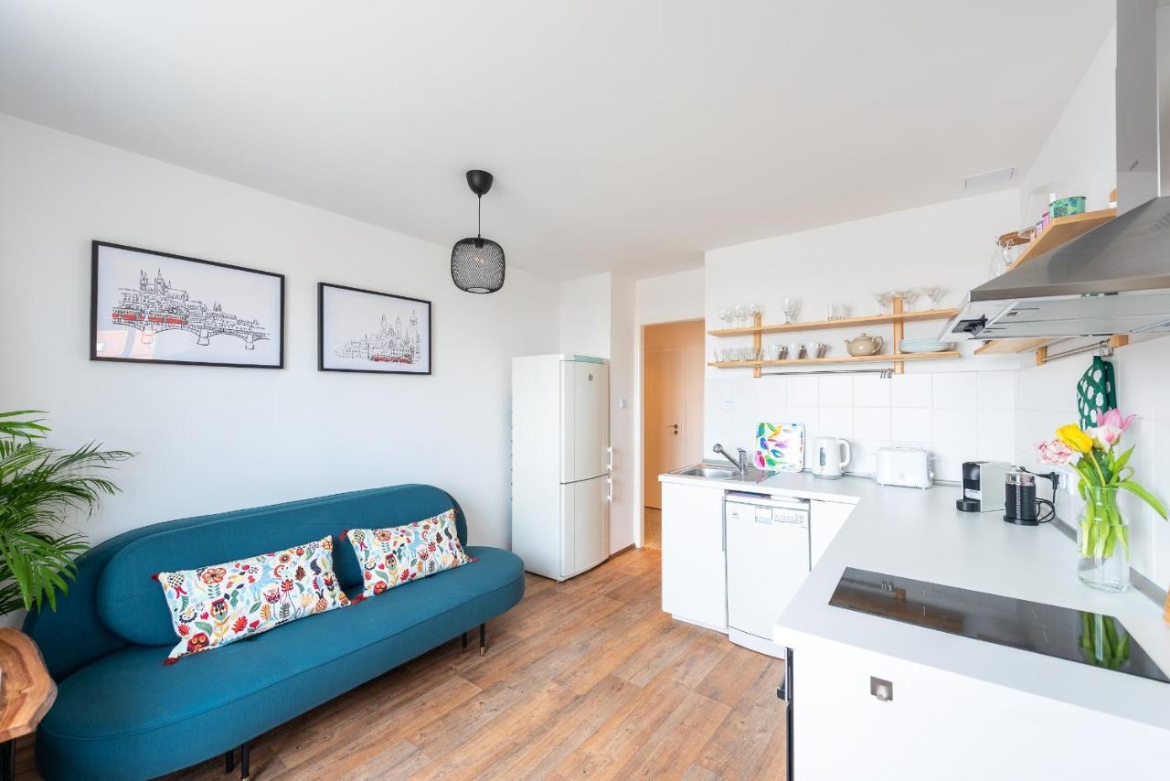 Apartment Bright Charming With Terrace, Parking & Airco. Prague